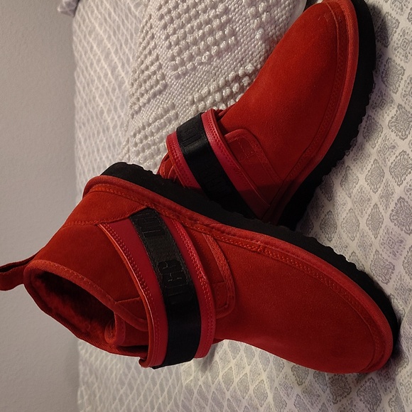 Men's UGG Neumel Red Snapback size 8 - Picture 1 of 5